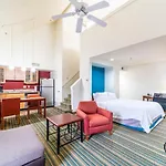 Metro Phx Upstairs Loft Sleeps Over 6 Central Phx