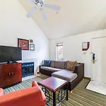 Metro Phx Upstairs Loft Sleeps Over 6 Central Phx
