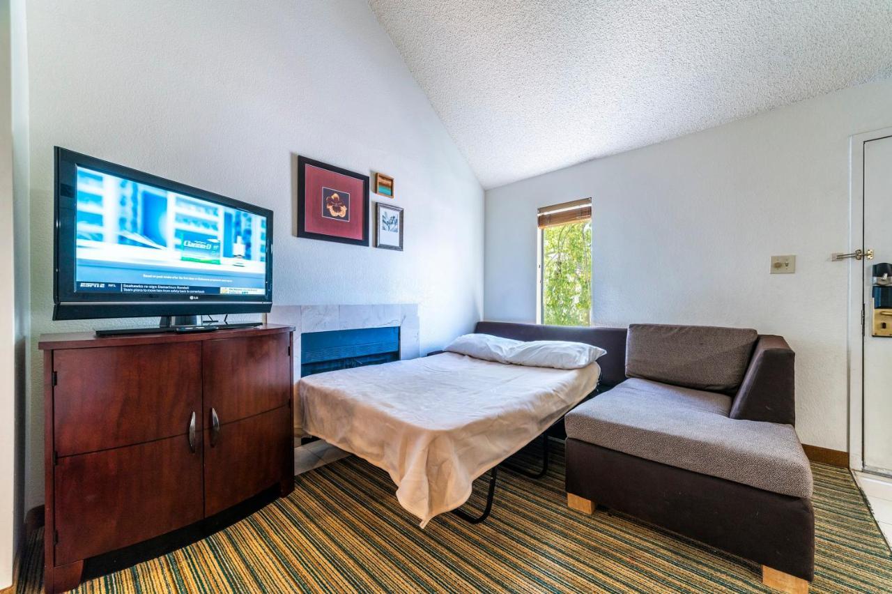 Metro Phx Upstairs Loft Sleeps Over 6 Phx Apartemen