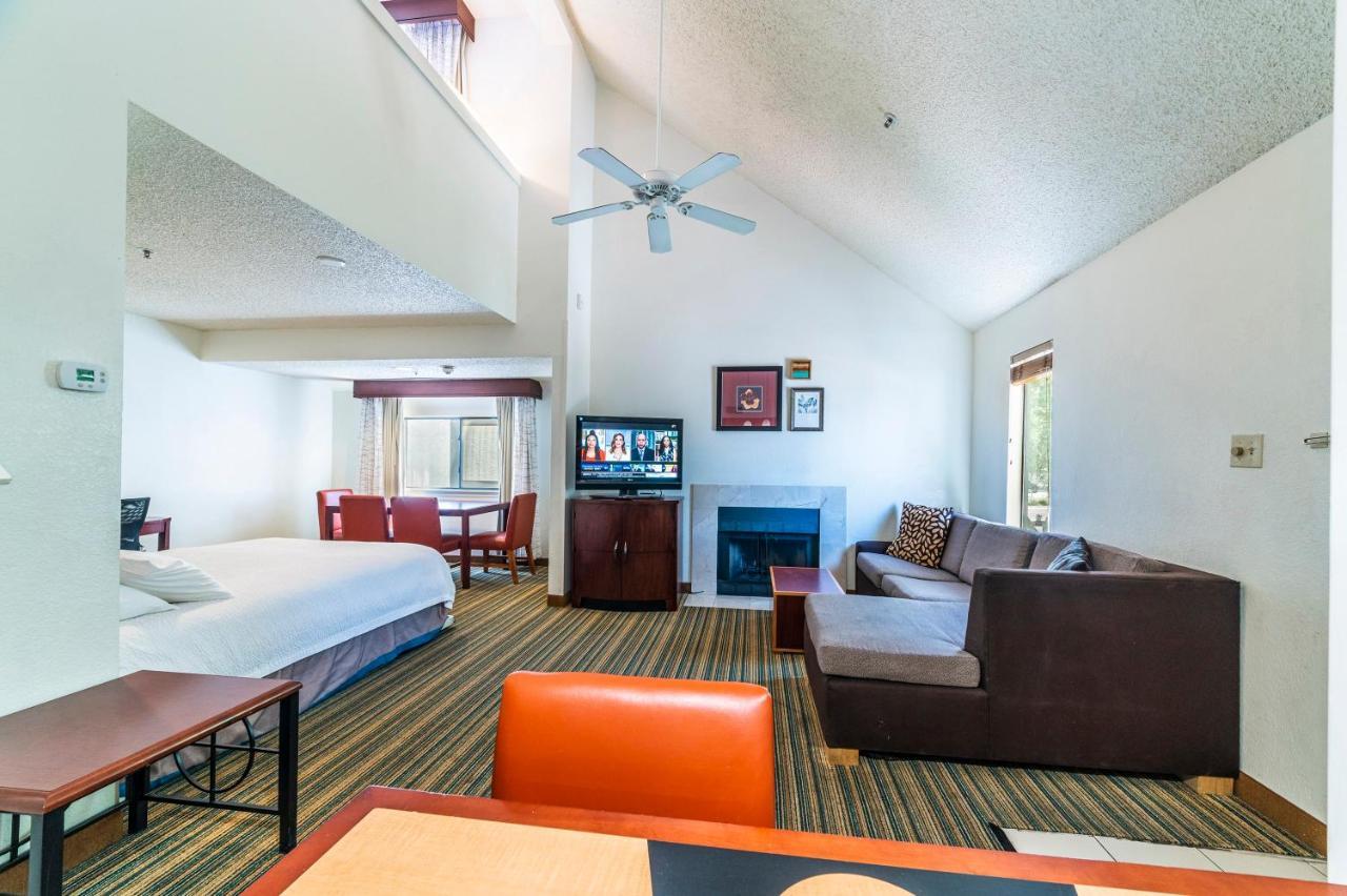 Apartemen Metro Phx Upstairs Loft Sleeps Over 6 Phx