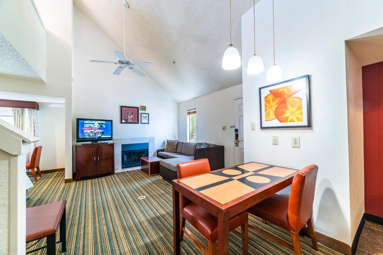 Metro Phx Upstairs Loft Sleeps Over 6 Phx Apartemen Phoenix